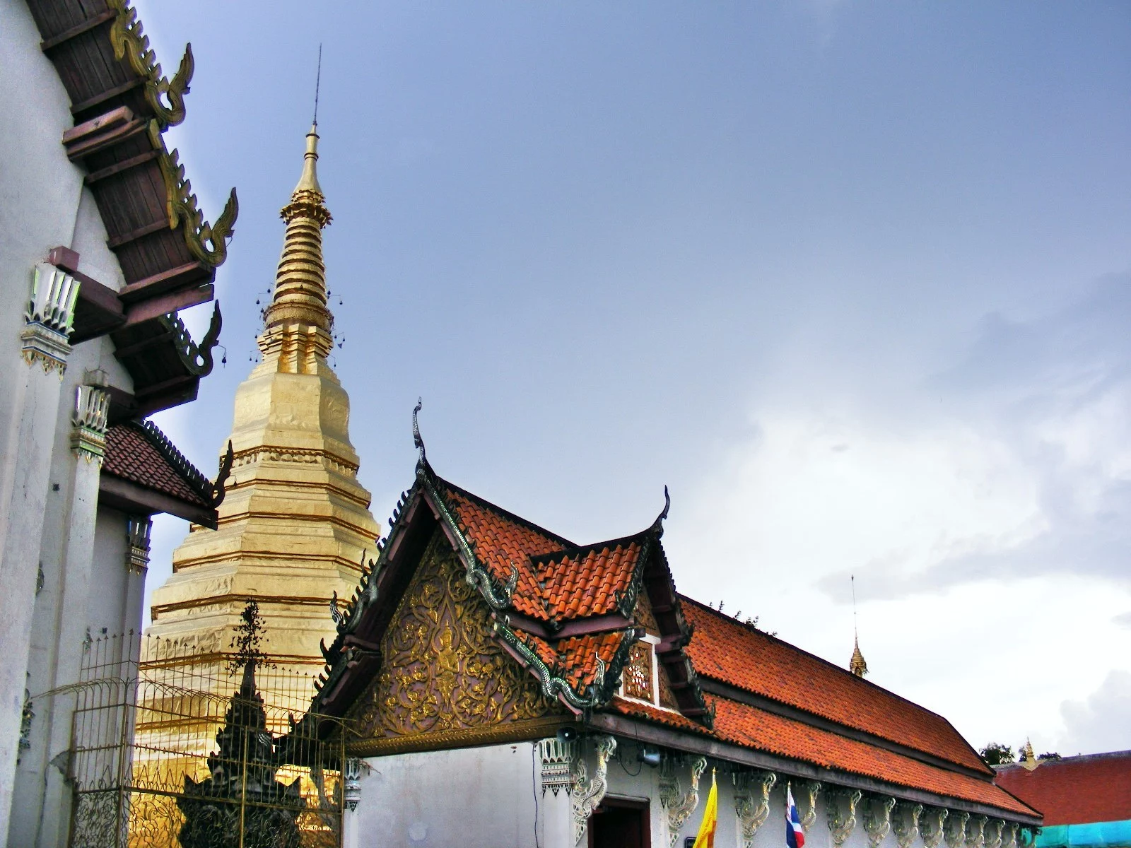 พระธาตุช่อแฮและอาคารข้างเคียง จังหวัดแพร่