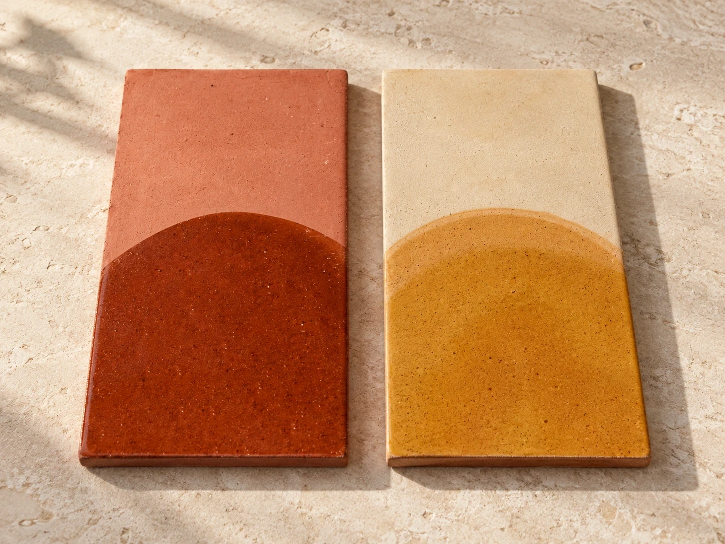 หม่อมกลางเคลือบแดงและเคลือบเหลือง ขนาด 13×23×1.3 ซม.
